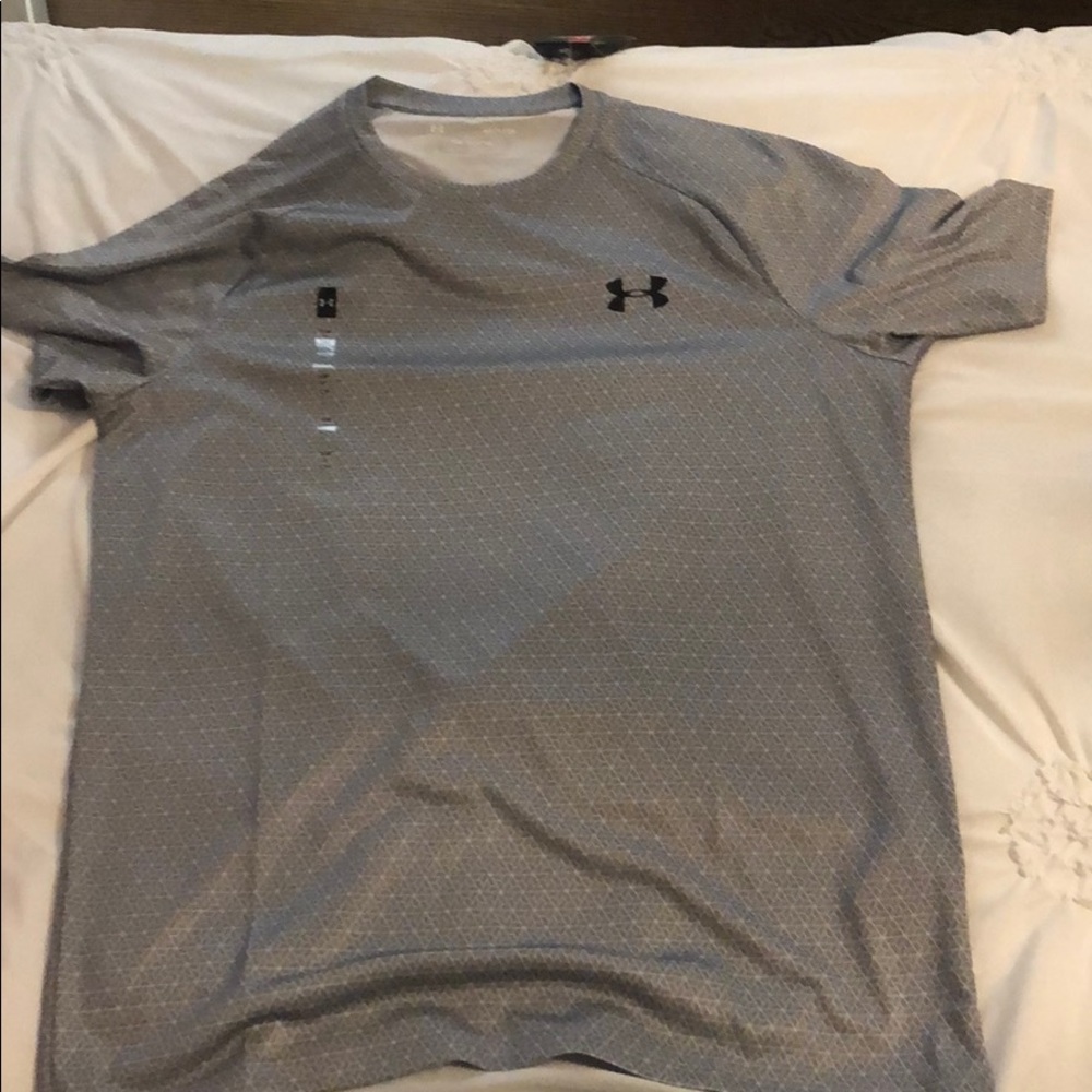 Men’s Under Armour T New with Tags